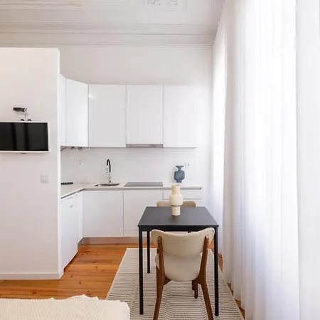 Essence By Minhos Guest