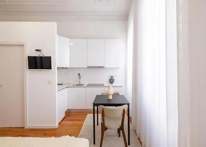 Essence By Minhos Guest