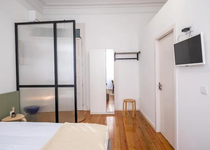 Essence By Minhos Guest